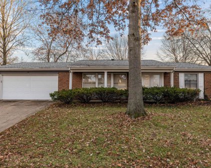 29 Lakemont  Drive, St Charles
