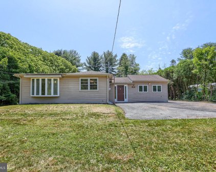 1601 Fishing Creek Valley Rd, Harrisburg