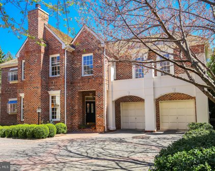 9118 Town Gate Ln, Bethesda