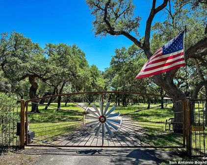 241/241A Ammann Rd, Boerne