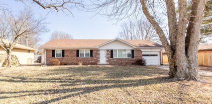 6 Crossroad  Drive, Fairview Heights
