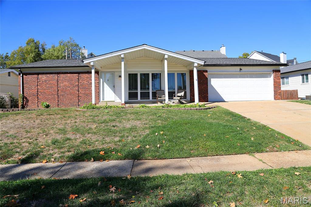 4801 Langtree Dr, St Louis, 63128