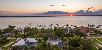 3421 W Riverside Dr, Fort Myers
