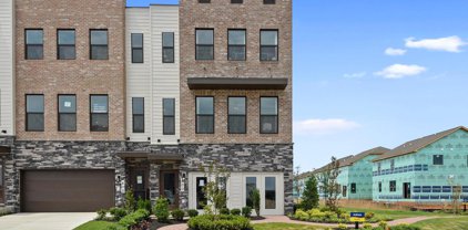 800 Creekway Dr, Frederick