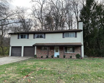 601 Avon  Place, St Charles