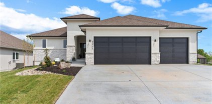 4336 NE Hideaway Drive, Lee's Summit
