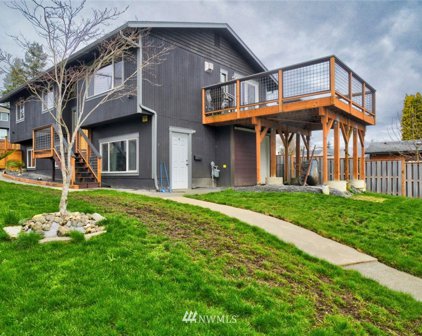 932 E Marine View Drive, Everett