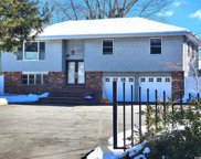 172 Cold Spring Road, Syosset image