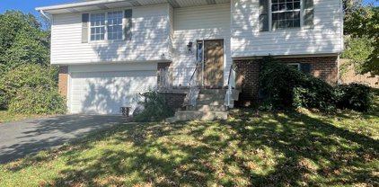 3010 Robin Ridge Ct, Fairfax