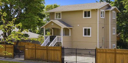 5201 37th Avenue SW, Seattle