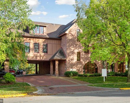 120 Broadway Avenue S Unit #300, Wayzata