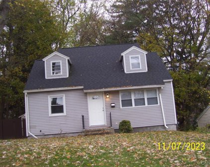 414 Beverly Drive, Camillus
