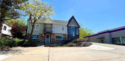 6327 N Oak Trafficway, Kansas City