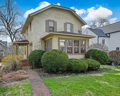 17 Orchard Place, Hinsdale