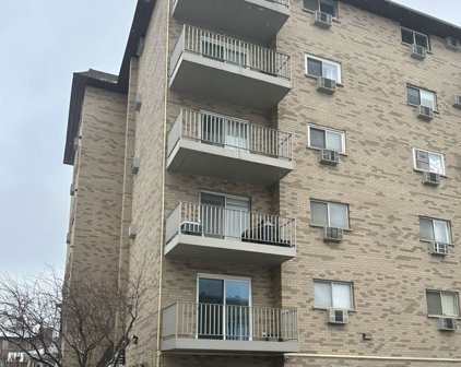 300 Circle Avenue Unit #4H, Forest Park