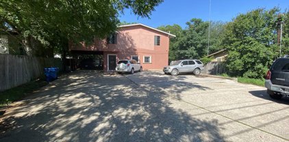809 4th St, Floresville