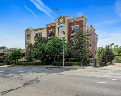 4528 Belleview Avenue Unit #302, Kansas City