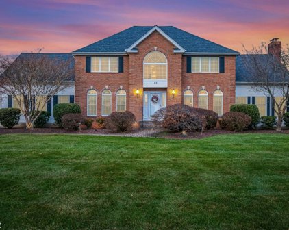 15 Davenport Way, Hillsborough Twp.