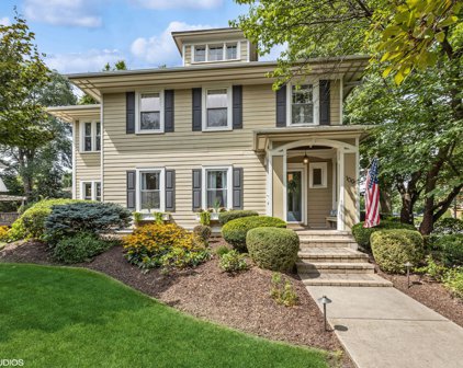 100 Sunset Avenue, La Grange