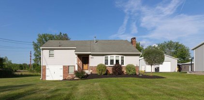 8984/8998 Brewerton  Road, Cicero