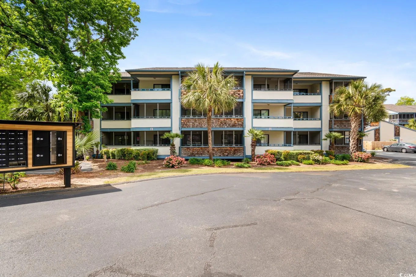 Condos for Sale in Summertree Village