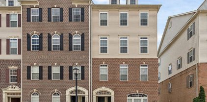 5754 Virginia Ln Unit #54, Oxon Hill