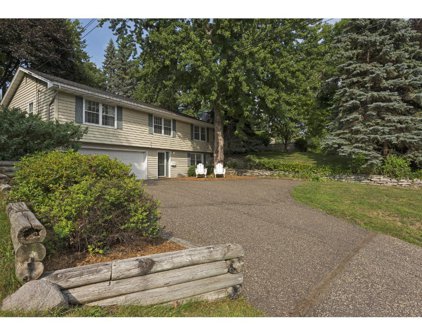 429 Rice Street E, Wayzata