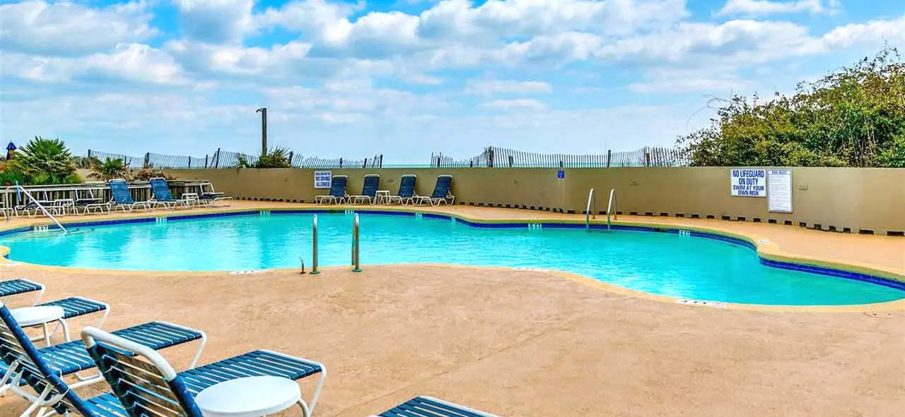 Pool at Kingston Plantation North Hampton