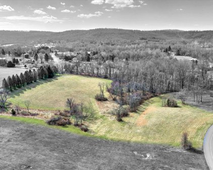 632 Southridge Dr, Mechanicsburg