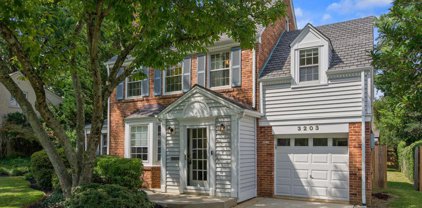 3203 Cummings Ln, Chevy Chase