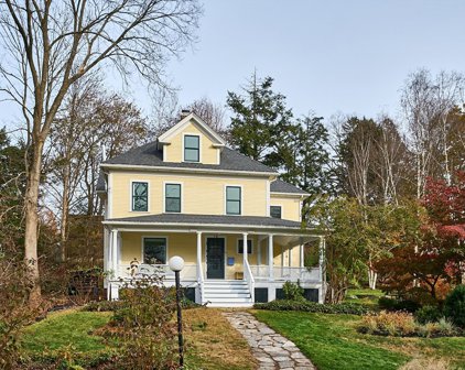 16 S Sunset Ave, Amherst