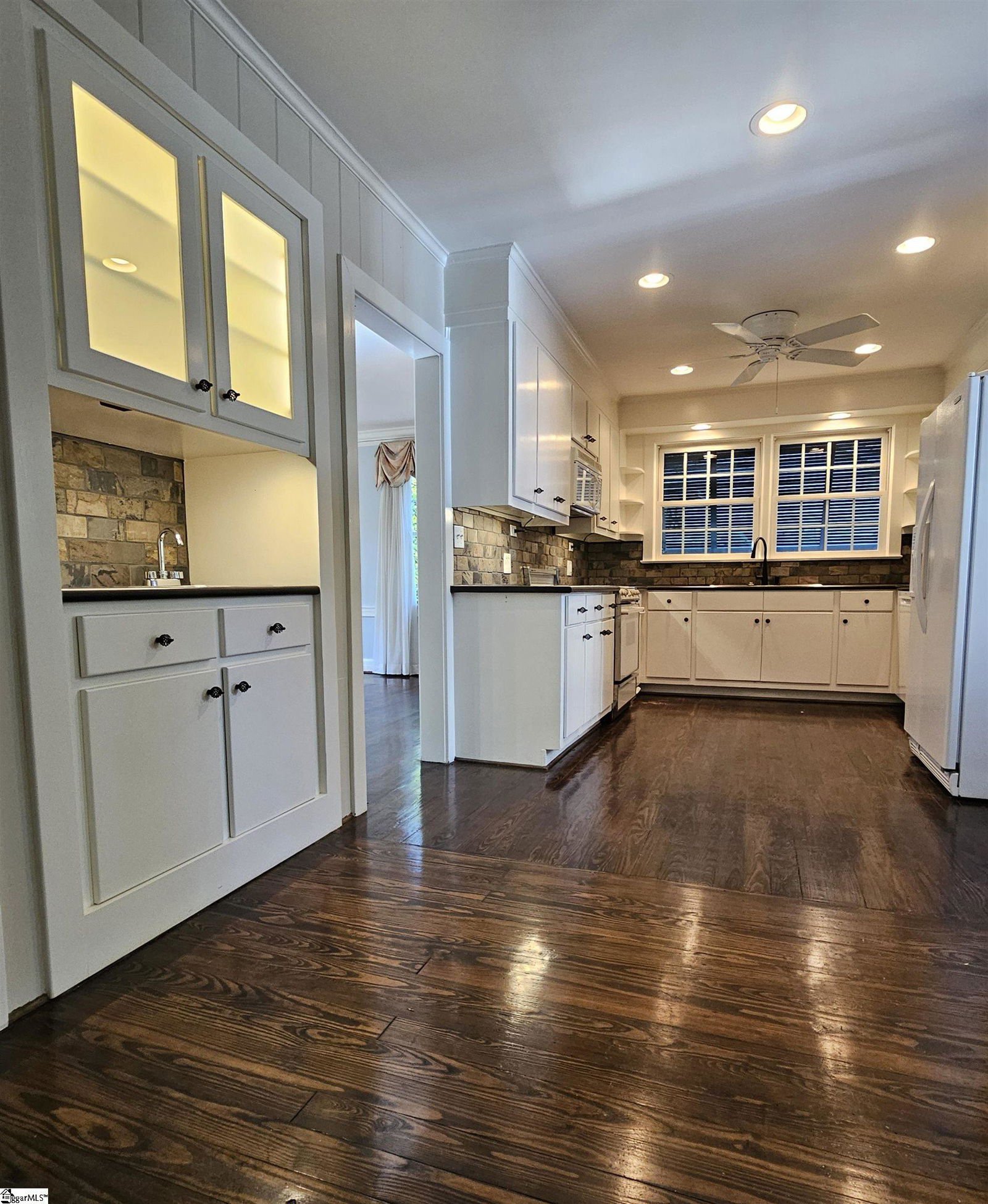 MLS 1540343 Boxwood Manor 113 Woodland Way, Greenville Property for Sale