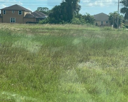 1533 El Dorado Boulevard N, Cape Coral