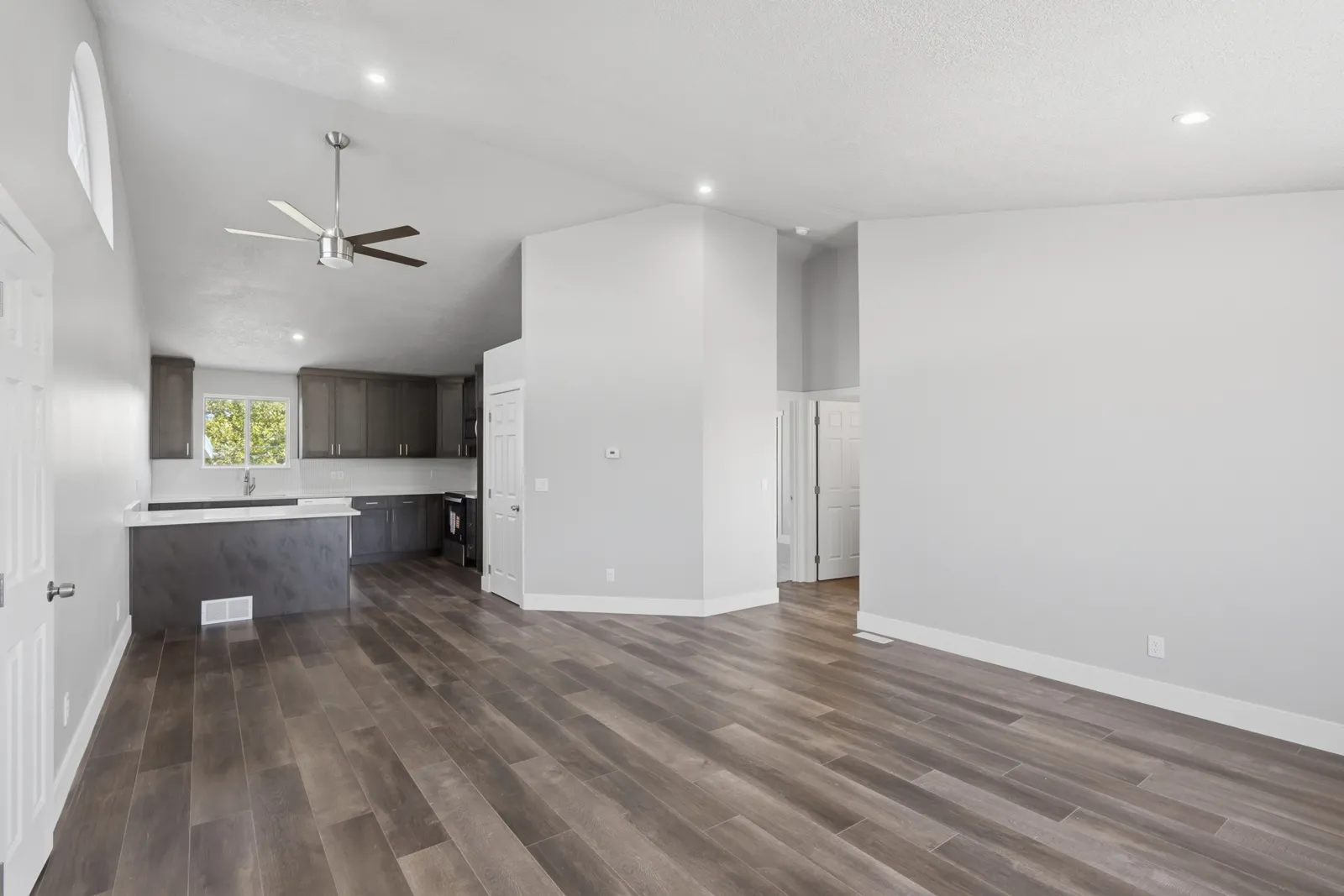 4384_S_1300_W_Taylorsville_secondary_living