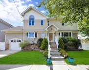905 S 6th Street, Lindenhurst image