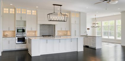 935 Lake Street E Unit #203, Wayzata