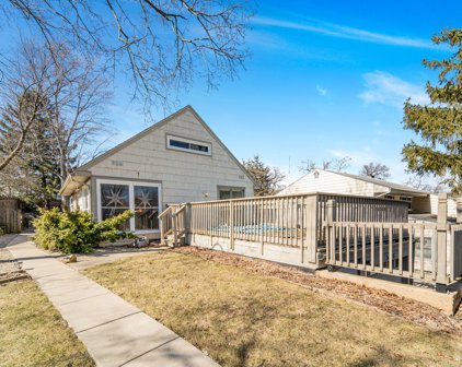 5528 Washington Street, Downers Grove