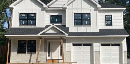 14 Elmwood Dr, Livingston Twp.