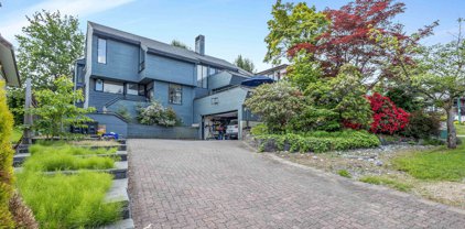 7886 Walmsley Court, Burnaby