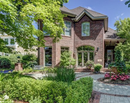 715 Rice Street E, Wayzata