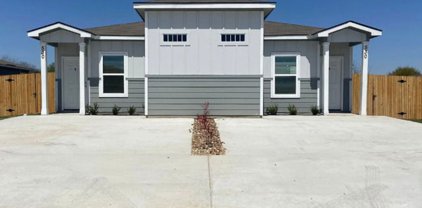 530 E Baxter St, Seguin