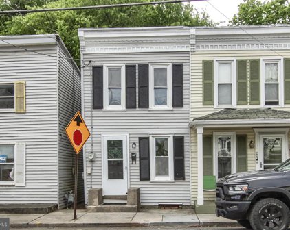 422 N West St, Carlisle