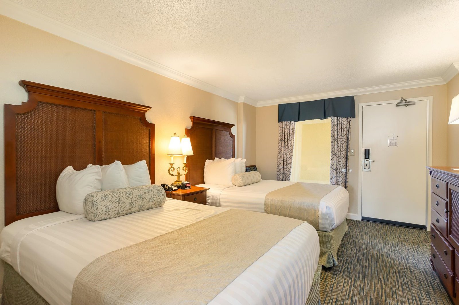 MLS 2225924 Holiday Inn Pavilion MB 1200 N Ocean Blvd. Unit 911