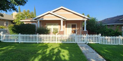 425 Valley View Drive, Oakdale