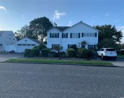 27 Bucket Lane, Levittown image