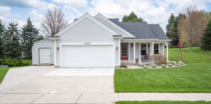 6952 Lake Bluff Drive NE, Comstock Park