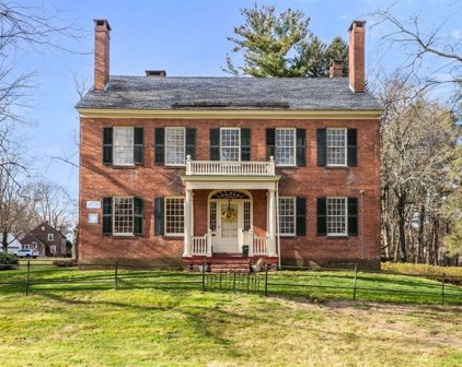 418 Longmeadow St, Longmeadow