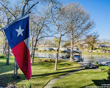 460 Turtle Ln, Seguin