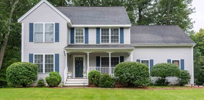 156 Pine Hill Road, Nashua