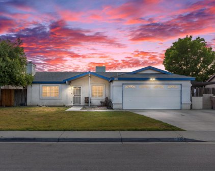 310 Leeta, Bakersfield